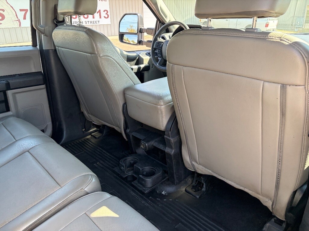 2021 Ford F250SD Located at Jasper Easy Car Credit light-box-slides