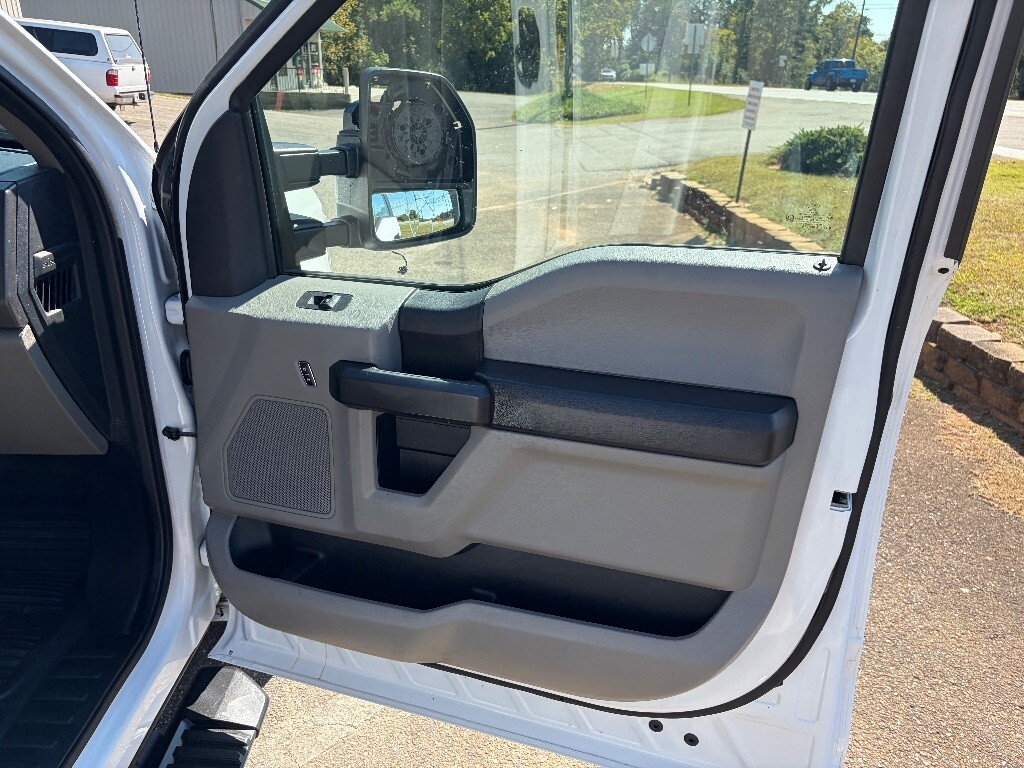 2021 Ford F250SD Located at Jasper Easy Car Credit light-box-slides