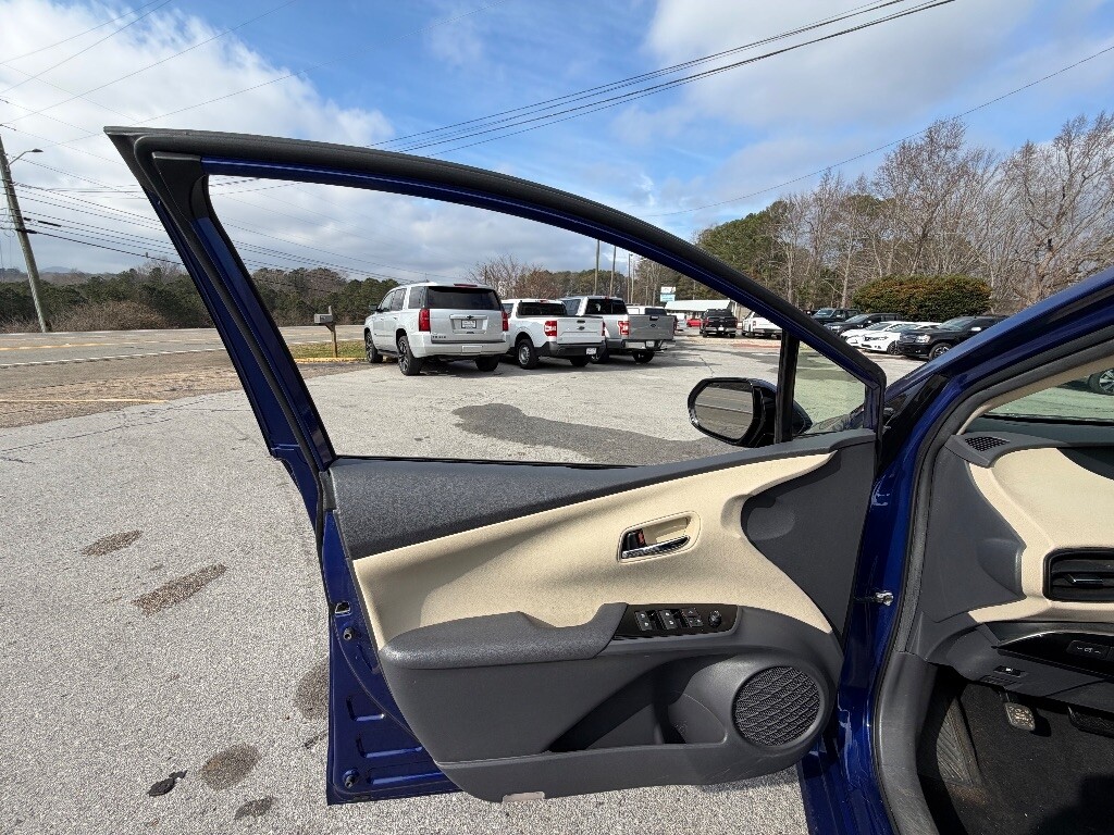 2016 Toyota Prius Located at Jasper Easy Car Credit light-box-slides