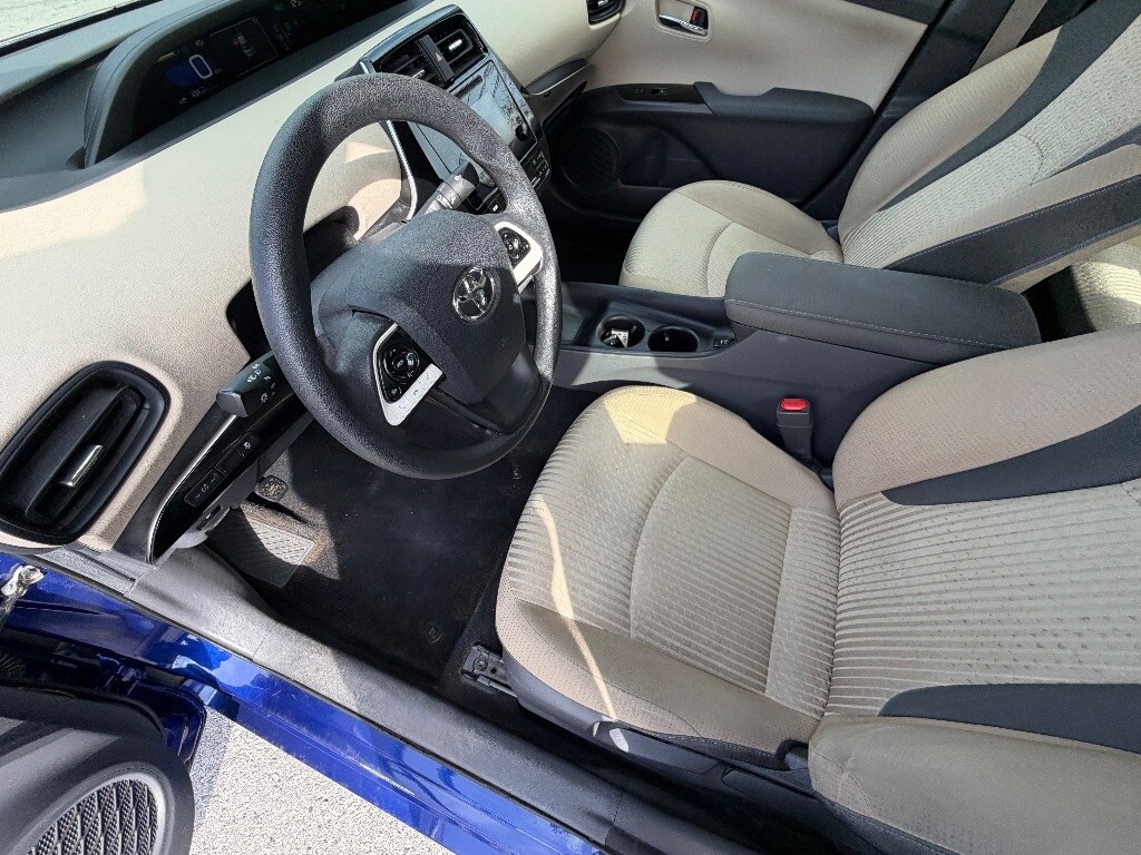 2016 Toyota Prius Located at Jasper Easy Car Credit light-box-slides