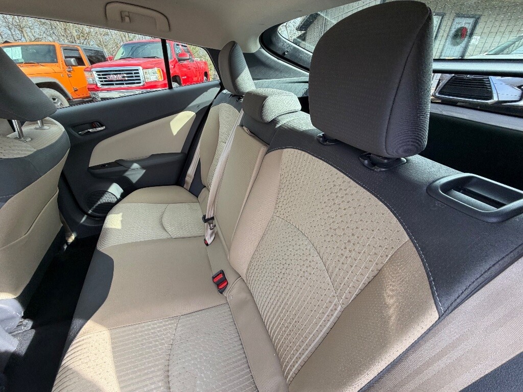 2016 Toyota Prius Located at Jasper Easy Car Credit light-box-slides