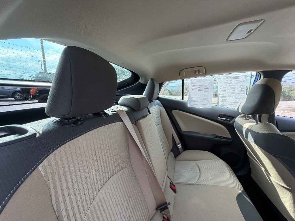 2016 Toyota Prius Located at Jasper Easy Car Credit light-box-slides