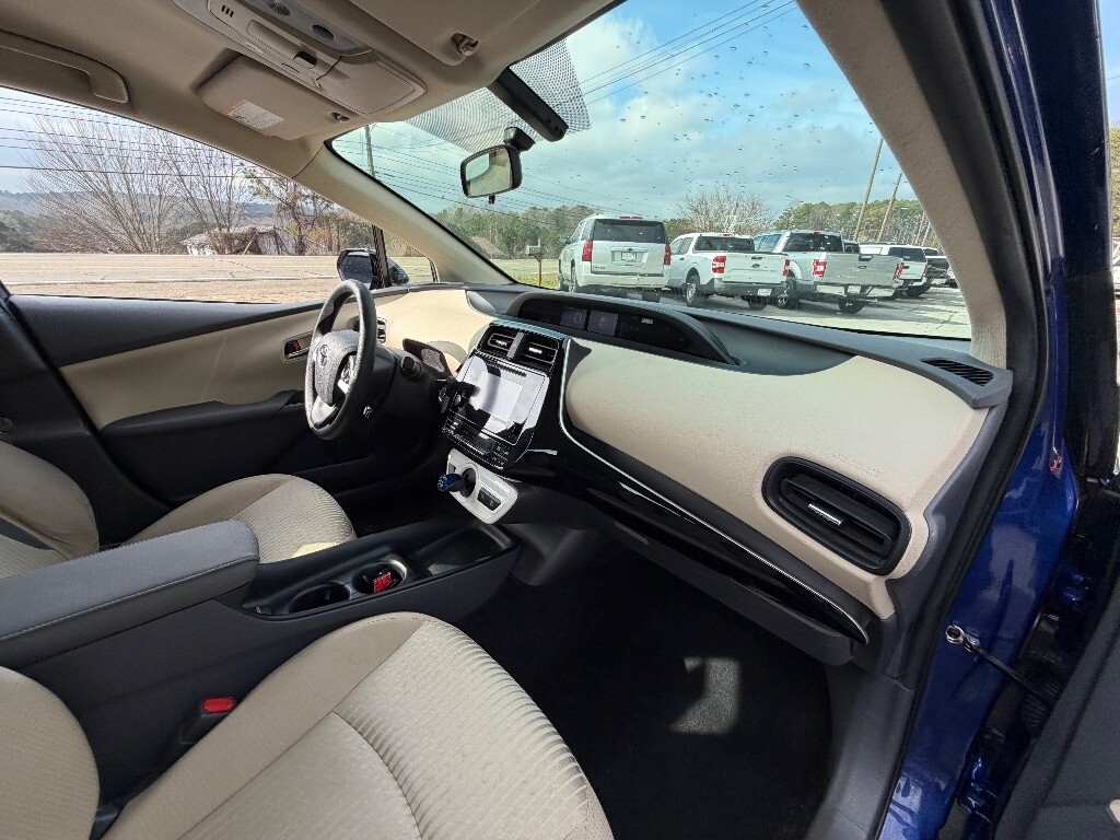 2016 Toyota Prius Located at Jasper Easy Car Credit light-box-slides