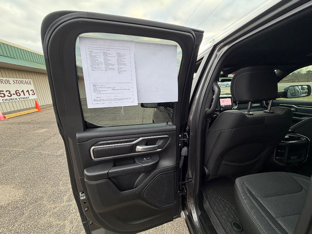 2022 RAM 1500 Located at Jasper Easy Car Credit light-box-slides