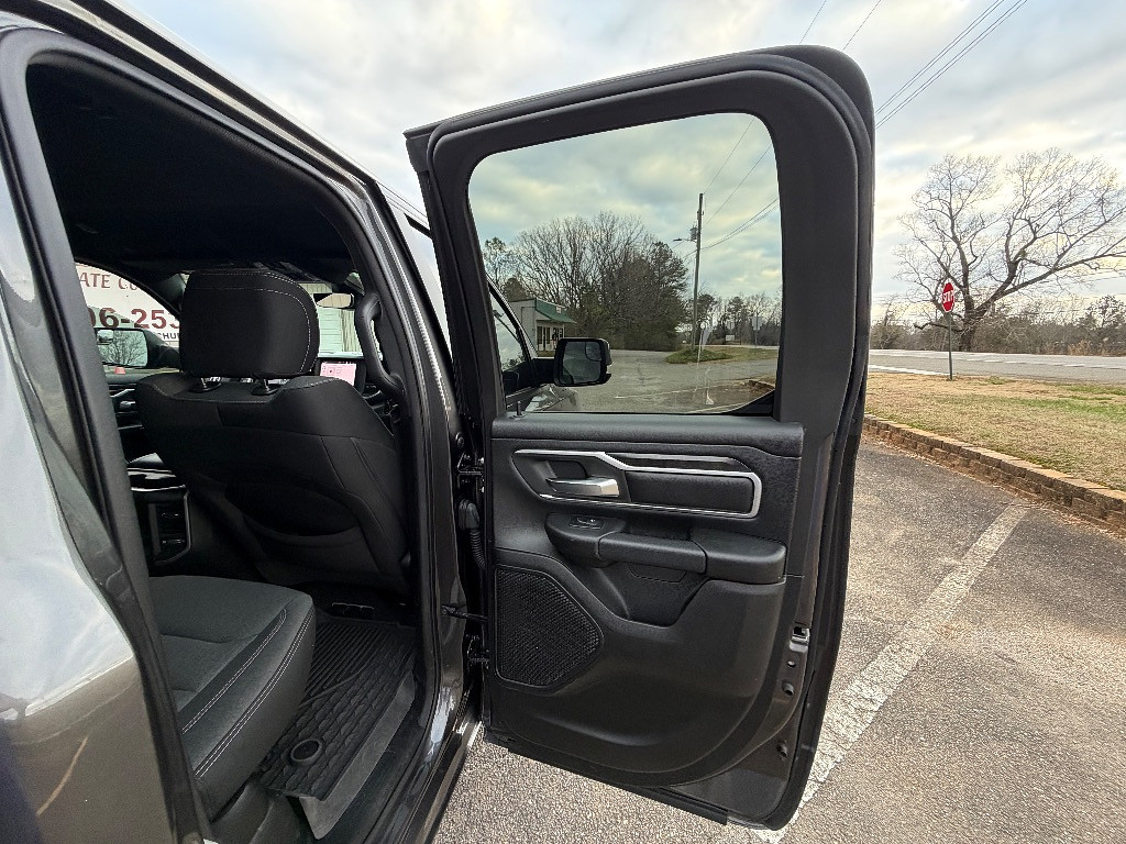 2022 RAM 1500 Located at Jasper Easy Car Credit light-box-slides