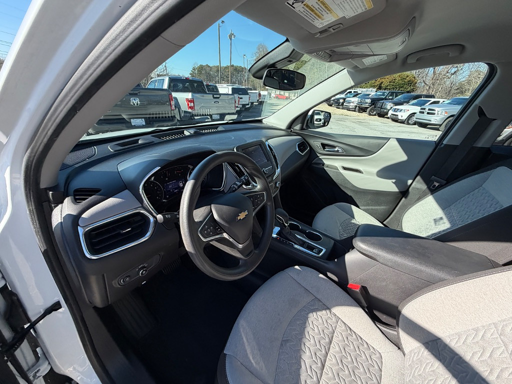 2023 Chevrolet Equinox Located at Jasper Easy Car Credit light-box-slides