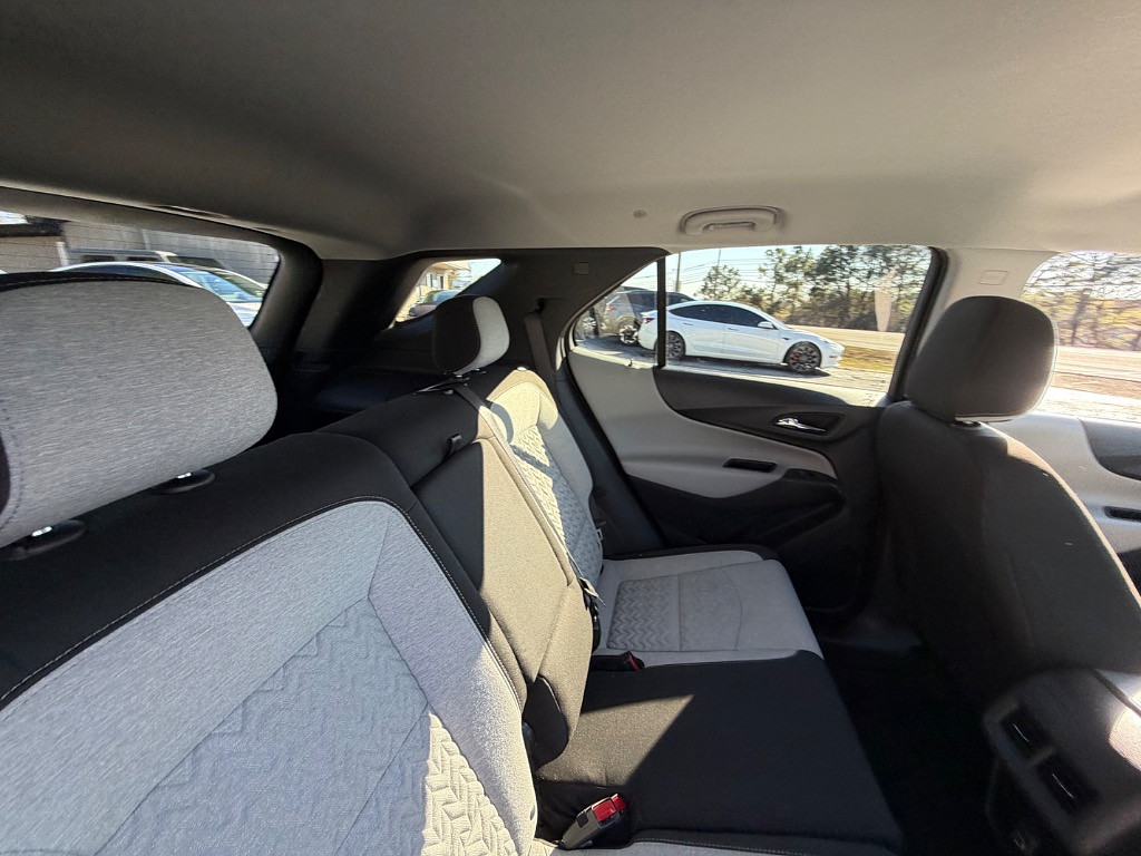 2023 Chevrolet Equinox Located at Jasper Easy Car Credit light-box-slides