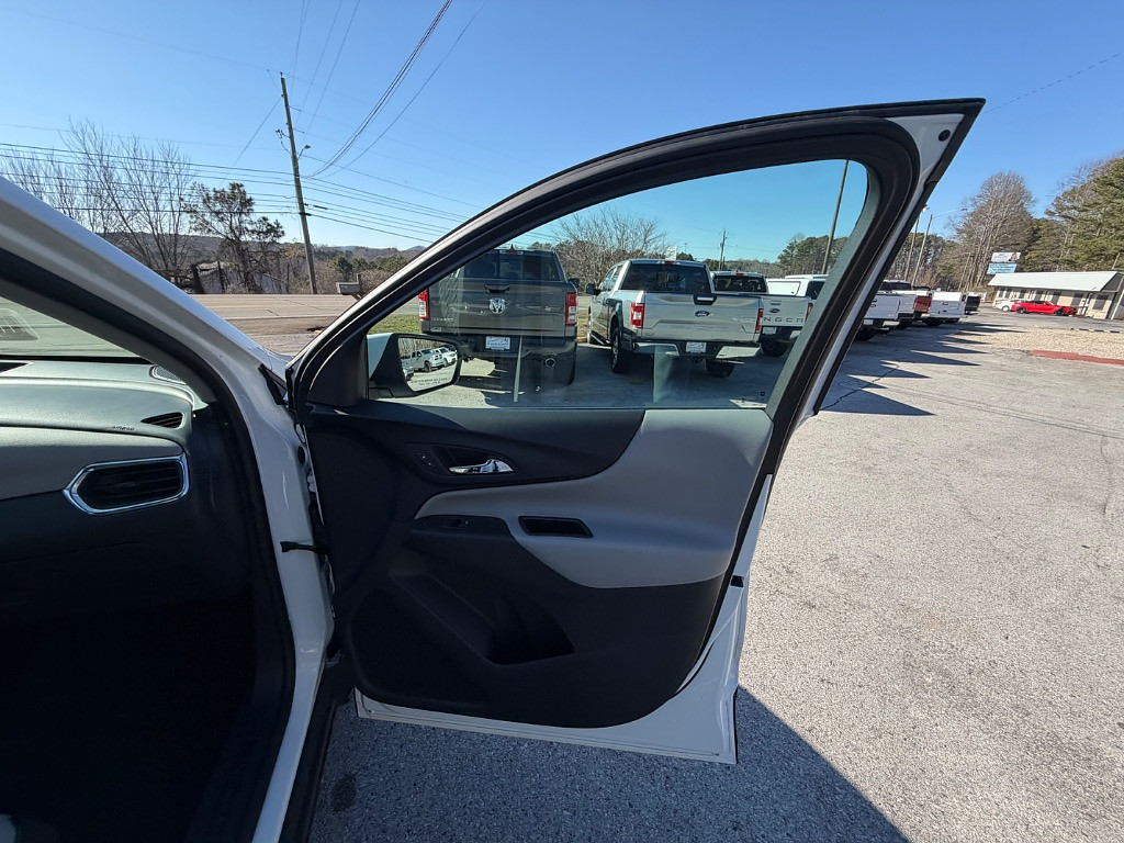 2023 Chevrolet Equinox Located at Jasper Easy Car Credit light-box-slides