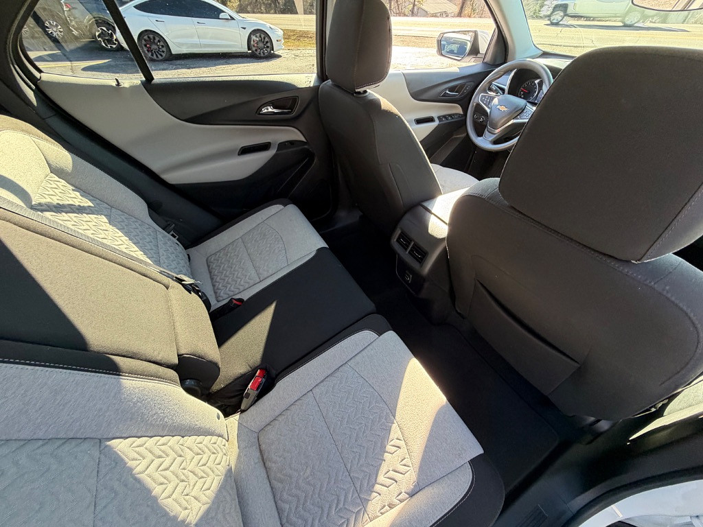 2023 Chevrolet Equinox Located at Jasper Easy Car Credit light-box-slides