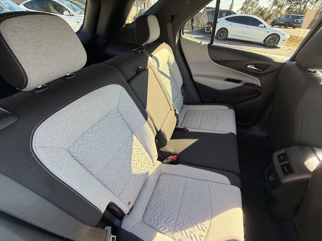 2023 Chevrolet Equinox Located at Jasper Easy Car Credit light-box-slides