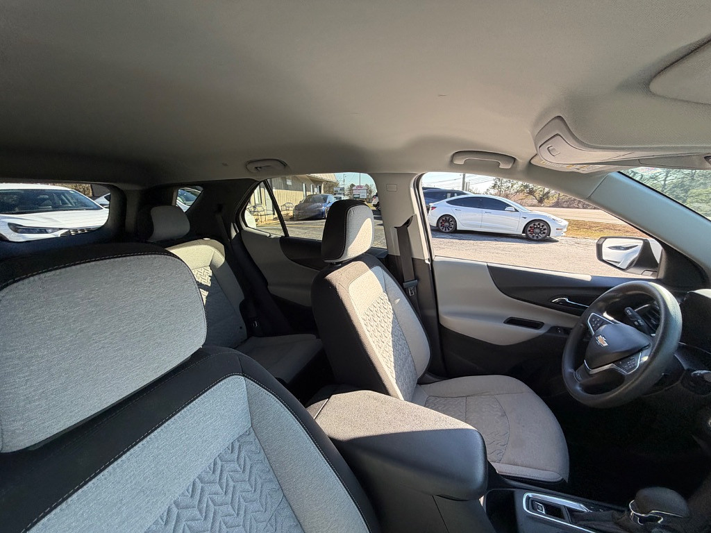 2023 Chevrolet Equinox Located at Jasper Easy Car Credit light-box-slides