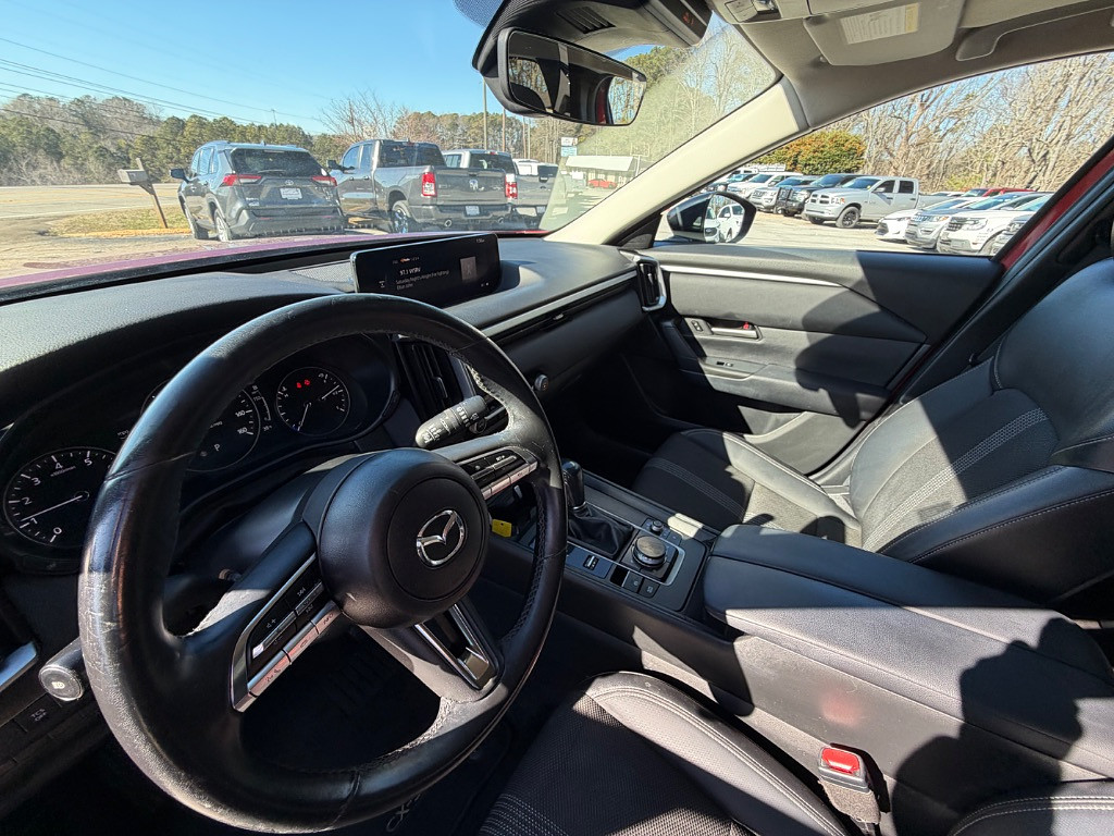 2023 Mazda CX-50 Located at Jasper Easy Car Credit light-box-slides