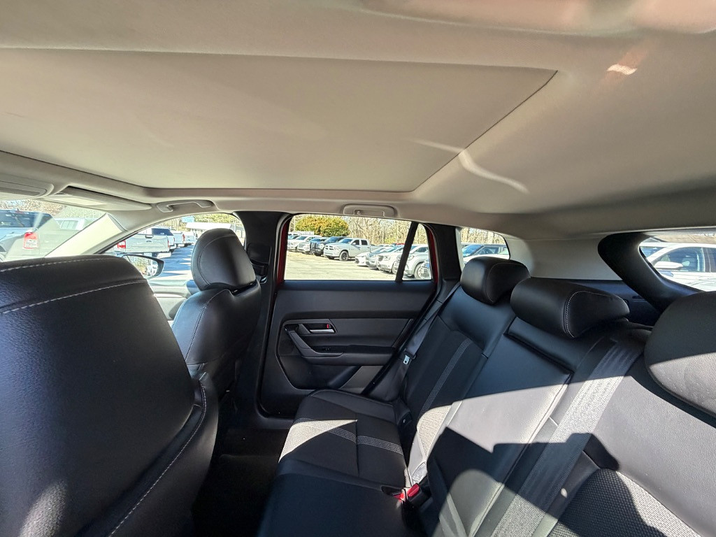 2023 Mazda CX-50 Located at Jasper Easy Car Credit light-box-slides