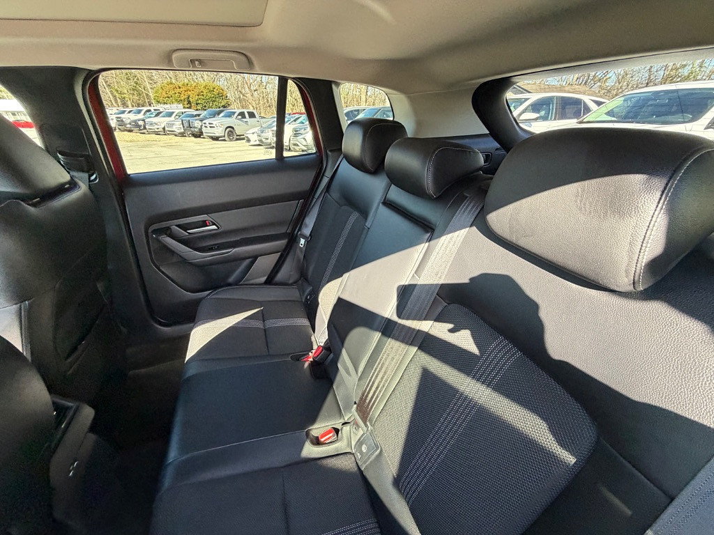 2023 Mazda CX-50 Located at Jasper Easy Car Credit light-box-slides