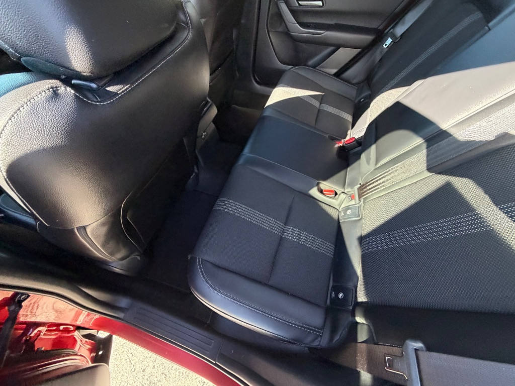 2023 Mazda CX-50 Located at Jasper Easy Car Credit light-box-slides