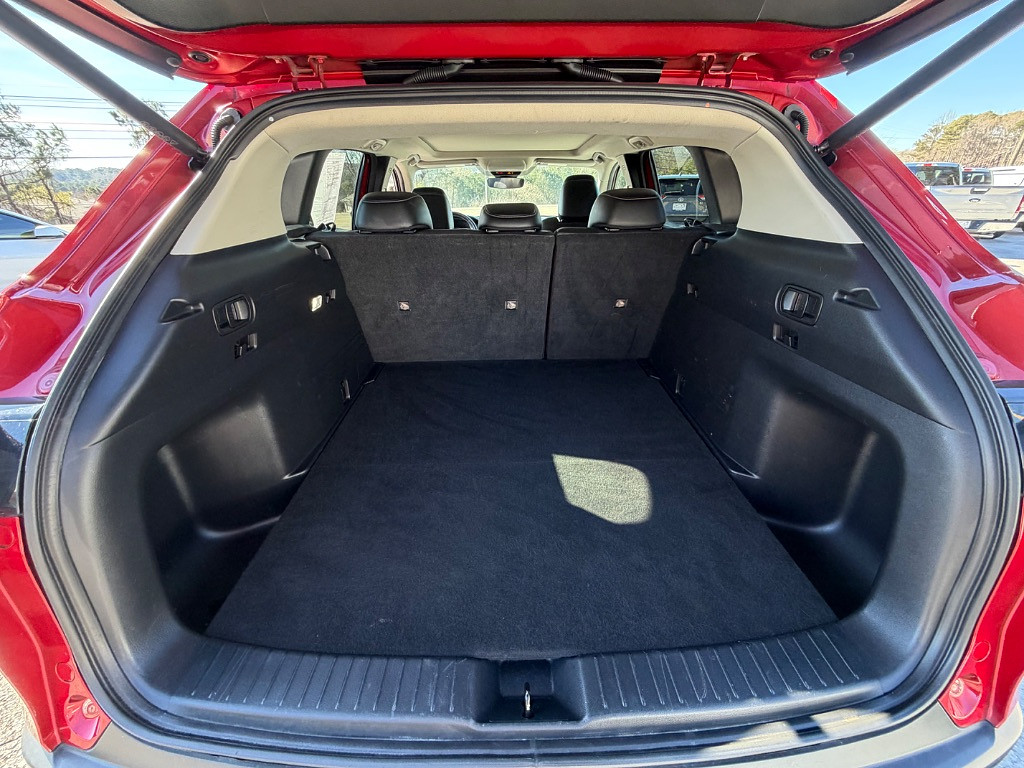 2023 Mazda CX-50 Located at Jasper Easy Car Credit light-box-slides