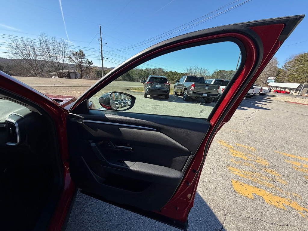 2023 Mazda CX-50 Located at Jasper Easy Car Credit light-box-slides