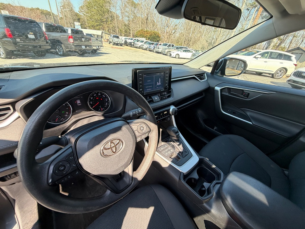 2020 Toyota RAV4 Located at Jasper Easy Car Credit light-box-slides