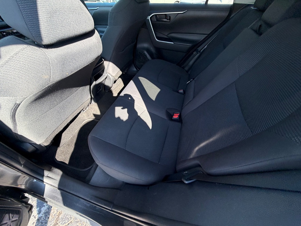 2020 Toyota RAV4 Located at Jasper Easy Car Credit light-box-slides