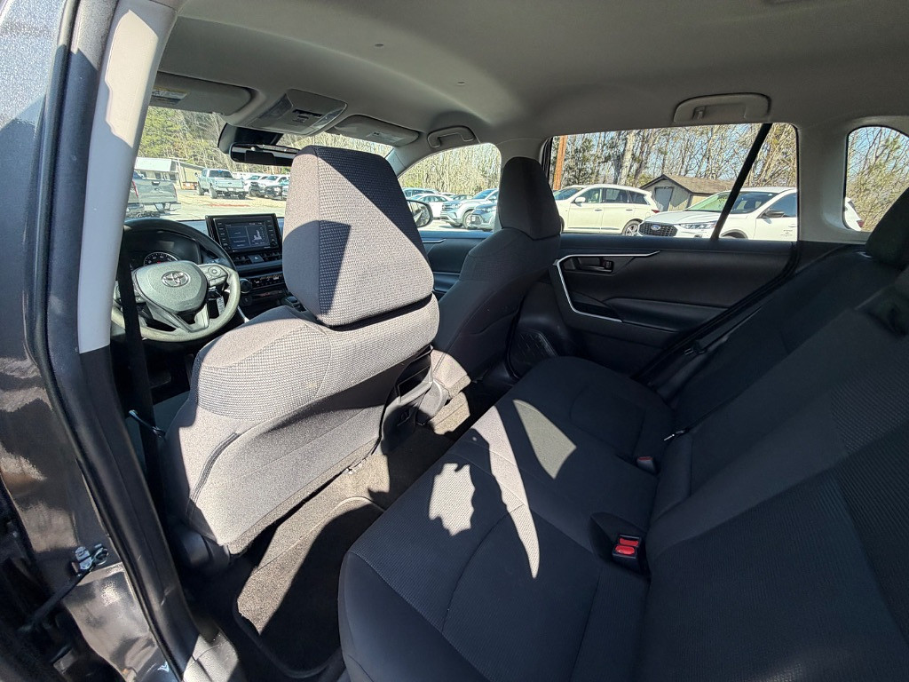 2020 Toyota RAV4 Located at Jasper Easy Car Credit light-box-slides