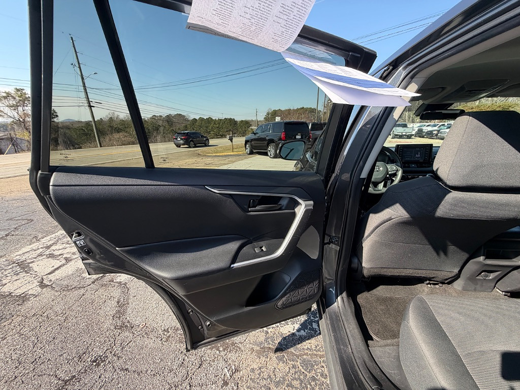 2020 Toyota RAV4 Located at Jasper Easy Car Credit light-box-slides