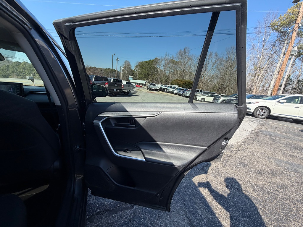 2020 Toyota RAV4 Located at Jasper Easy Car Credit light-box-slides