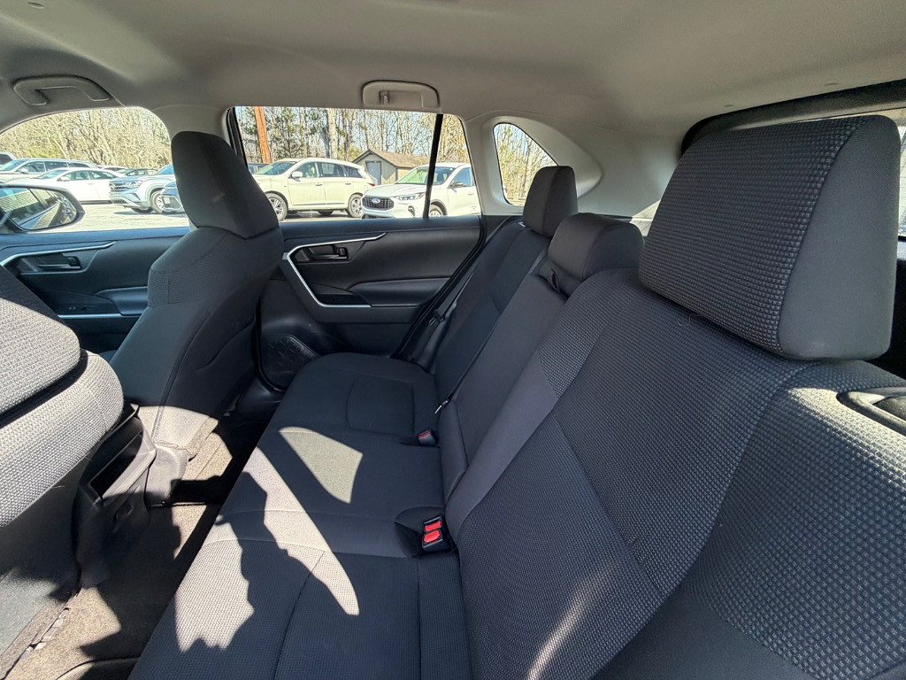 2020 Toyota RAV4 Located at Jasper Easy Car Credit light-box-slides