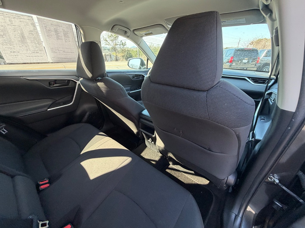 2020 Toyota RAV4 Located at Jasper Easy Car Credit light-box-slides