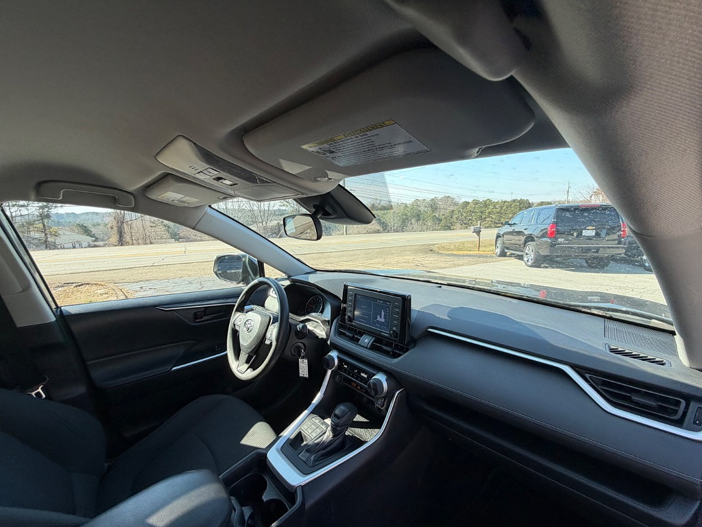 2020 Toyota RAV4 Located at Jasper Easy Car Credit light-box-slides