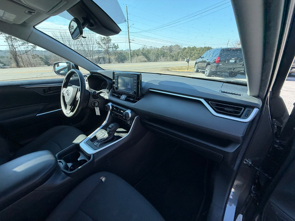 2020 Toyota RAV4 Located at Jasper Easy Car Credit light-box-slides