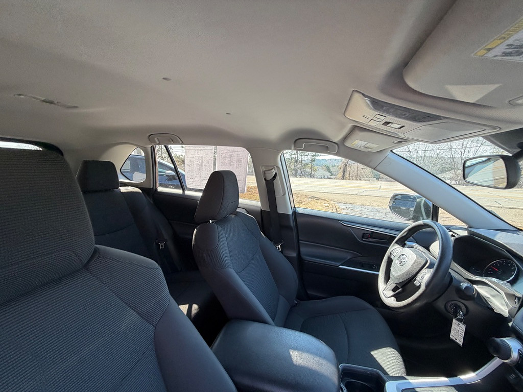 2020 Toyota RAV4 Located at Jasper Easy Car Credit light-box-slides