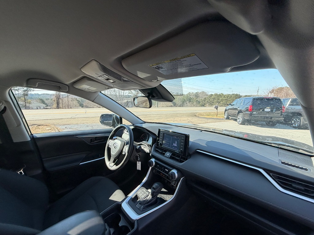 2020 Toyota RAV4 Located at Jasper Easy Car Credit light-box-slides