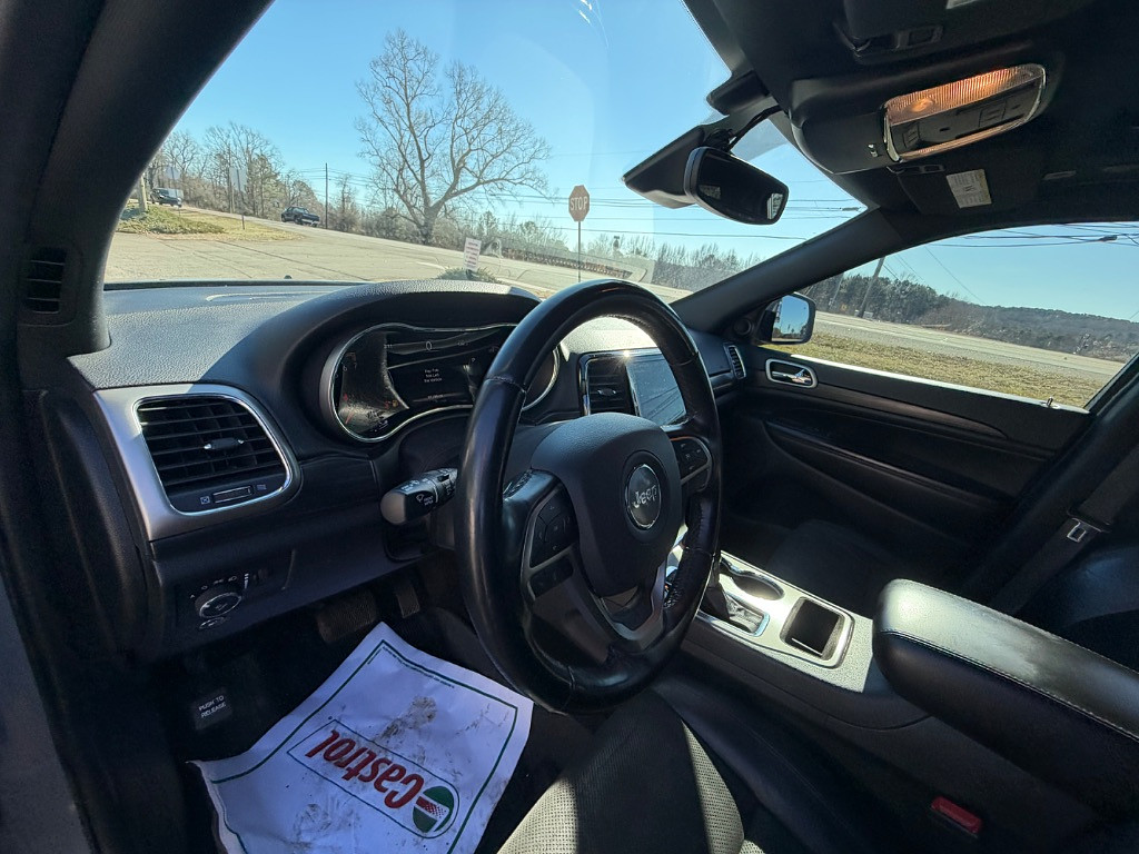 2022 Jeep Grand Cherokee Located at Jasper Easy Car Credit light-box-slides