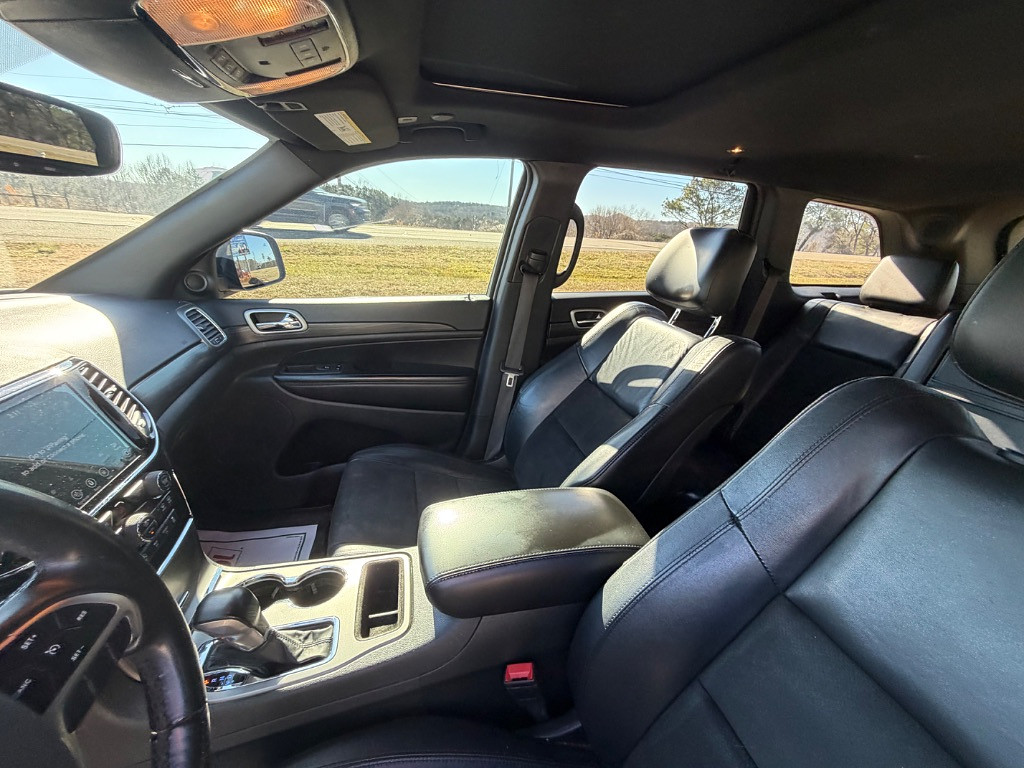 2022 Jeep Grand Cherokee Located at Jasper Easy Car Credit light-box-slides