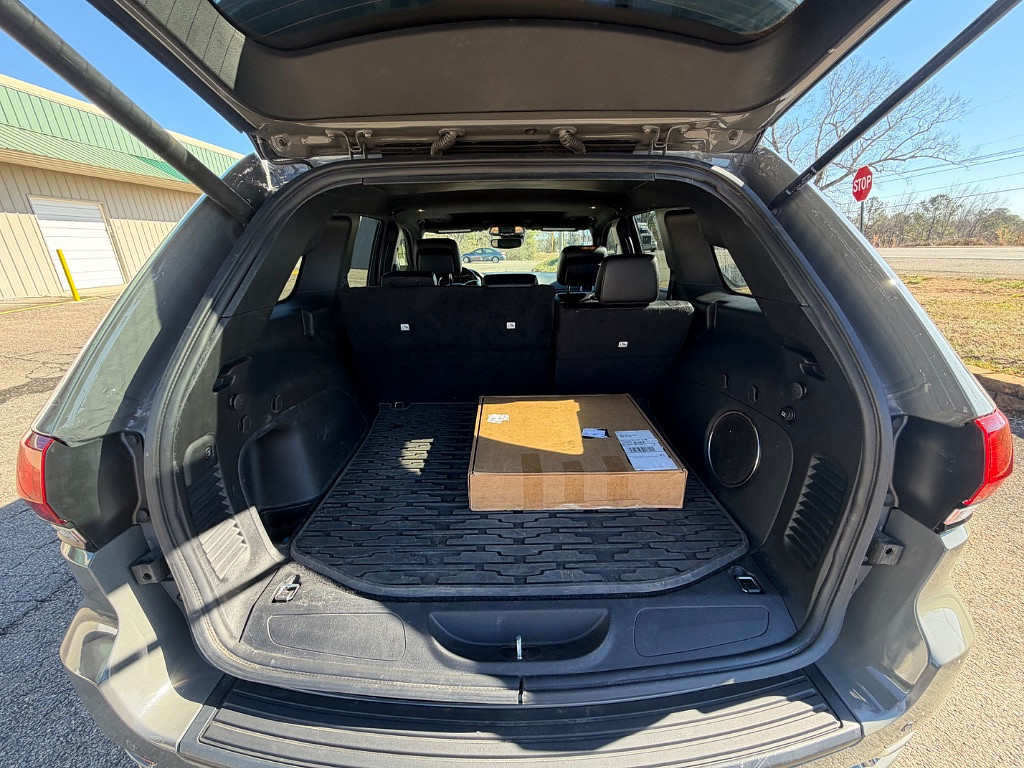 2022 Jeep Grand Cherokee Located at Jasper Easy Car Credit light-box-slides