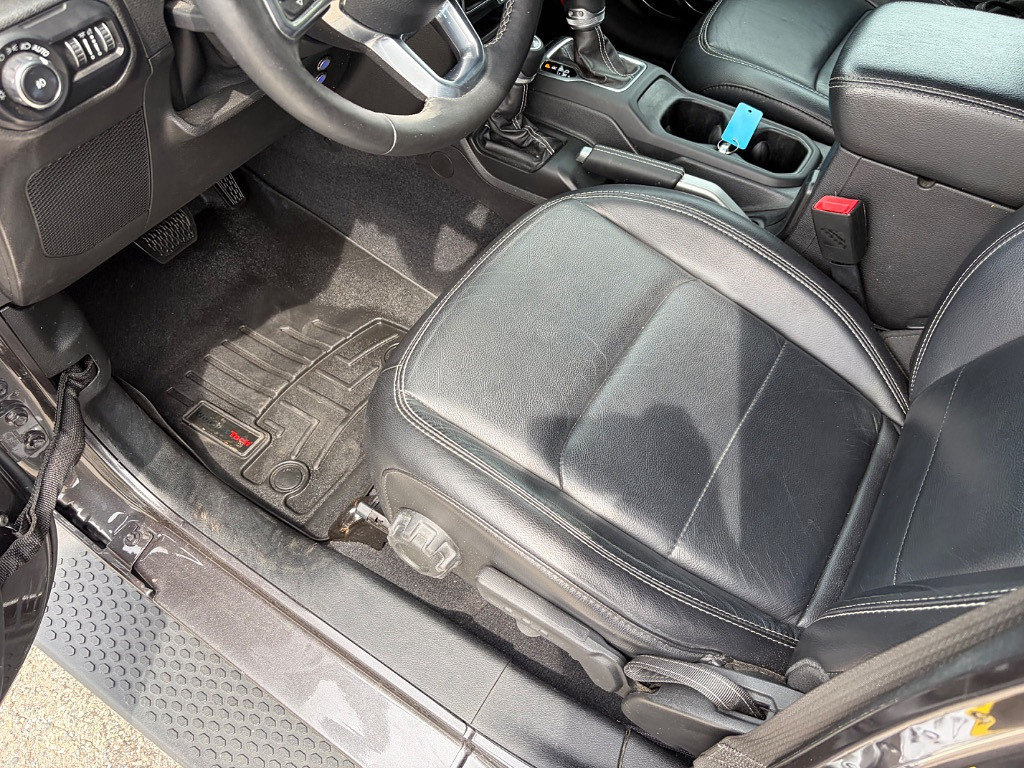 2018 Jeep All-New Wrangler Located at Jasper Easy Car Credit light-box-slides