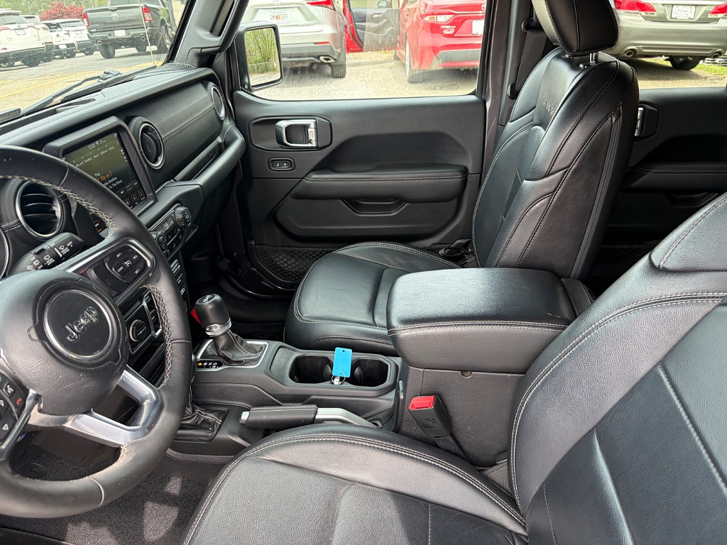 2018 Jeep All-New Wrangler Located at Jasper Easy Car Credit light-box-slides