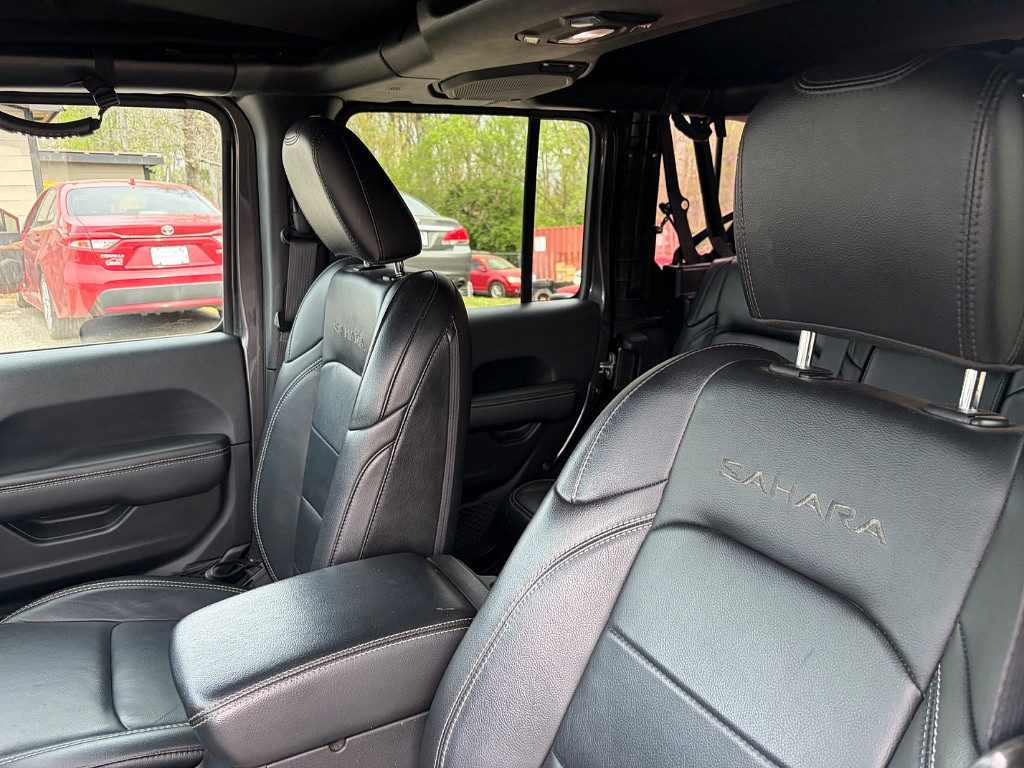 2018 Jeep All-New Wrangler Located at Jasper Easy Car Credit light-box-slides