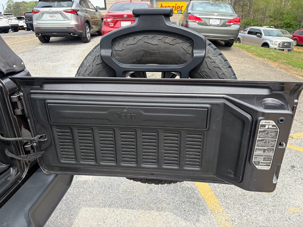 2018 Jeep All-New Wrangler Located at Jasper Easy Car Credit light-box-slides