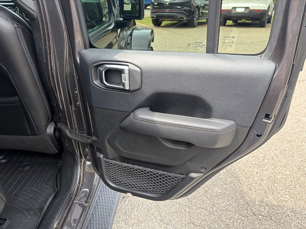 2018 Jeep All-New Wrangler Located at Jasper Easy Car Credit slide-image