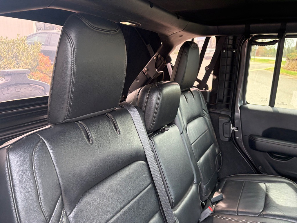 2018 Jeep All-New Wrangler Located at Jasper Easy Car Credit light-box-slides