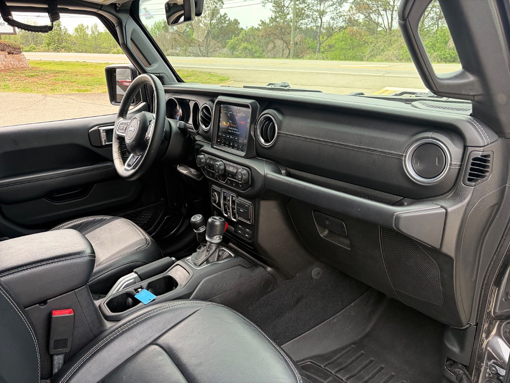 2018 Jeep All-New Wrangler Located at Jasper Easy Car Credit light-box-slides