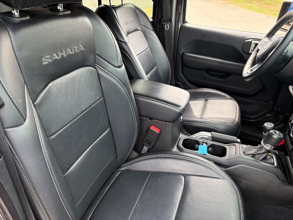 2018 Jeep All-New Wrangler Located at Jasper Easy Car Credit light-box-slides