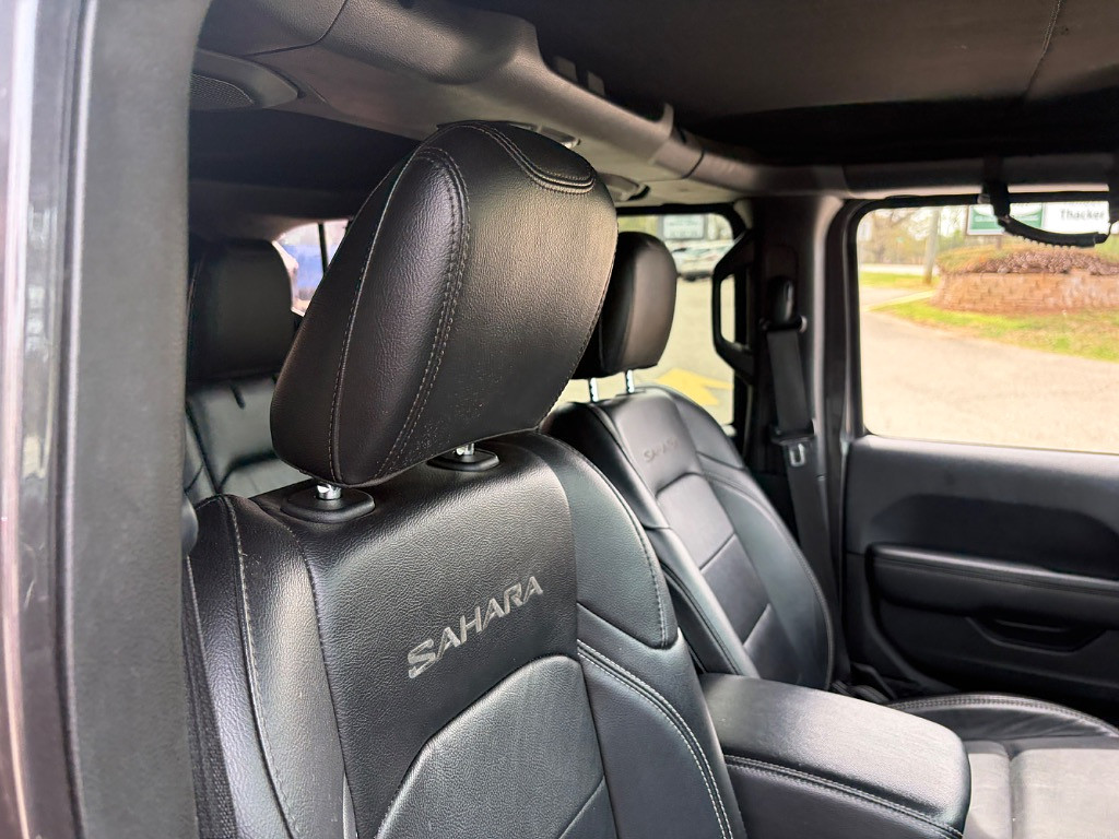 2018 Jeep All-New Wrangler Located at Jasper Easy Car Credit light-box-slides