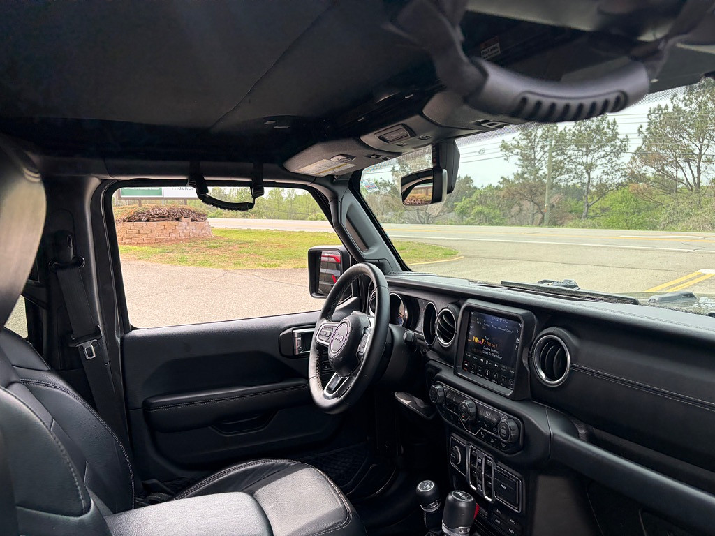 2018 Jeep All-New Wrangler Located at Jasper Easy Car Credit light-box-slides