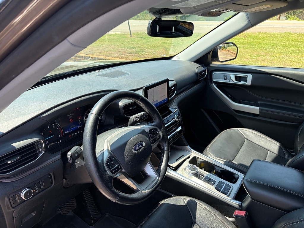 2021 Ford Explorer Located at Jasper Easy Car Credit light-box-slides