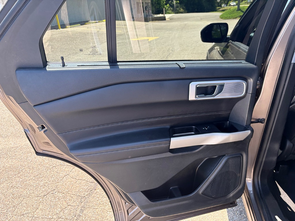 2021 Ford Explorer Located at Jasper Easy Car Credit light-box-slides
