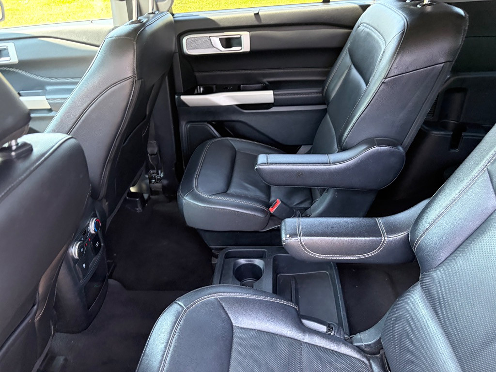 2021 Ford Explorer Located at Jasper Easy Car Credit light-box-slides