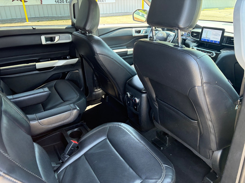 2021 Ford Explorer Located at Jasper Easy Car Credit light-box-slides
