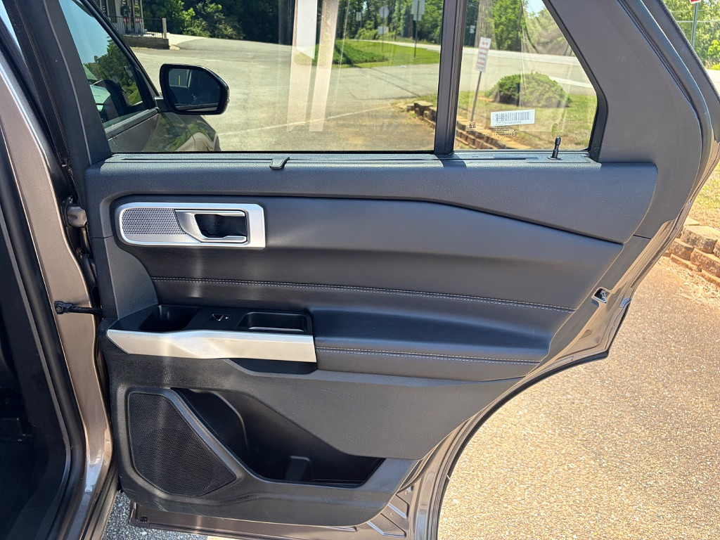 2021 Ford Explorer Located at Jasper Easy Car Credit light-box-slides